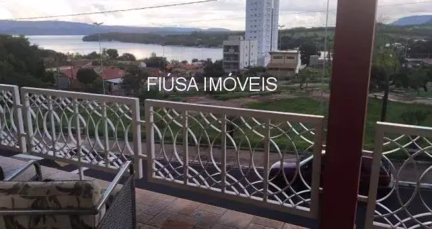 Casa com 3 quartos para alugar na R,, 1, Centro, Rifaina