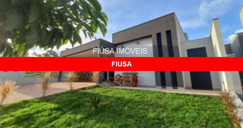 Casa com 3 quartos à venda na R 1, 1, Centro, Cravinhos
