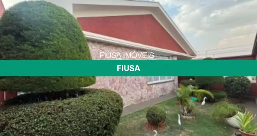 Casa com 3 quartos à venda na Rua Affonso Delloiágono, 1, Centro, Ribeirão Preto