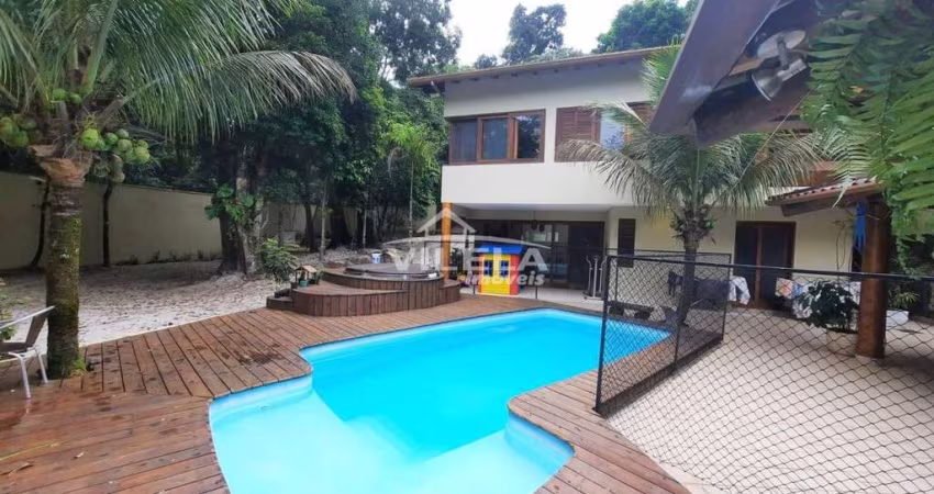 Sobrado com 4 quartos à Venda, Massaguaçu - Caraguatatuba.