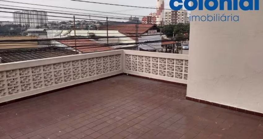 Sobrado em Jundiaí-SP, Vila das Hortências: 2 quartos, 2 salas, 4 banheiros, 4 vagas e 229m².