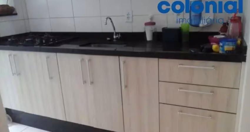 Apartamento 2 quartos, sala com sacada, piscina e segurança