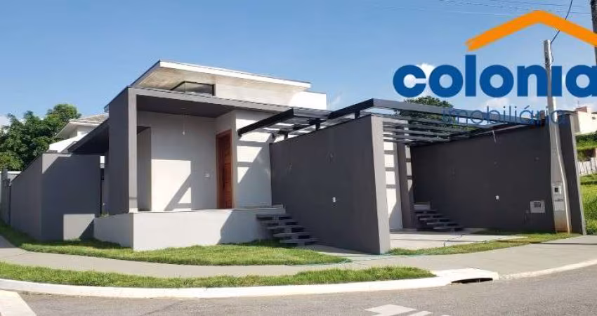 CASA NOVA TÉRREA COM 3 SUÍTES E PISCINA EM CONDOMÍNIO FECHADO