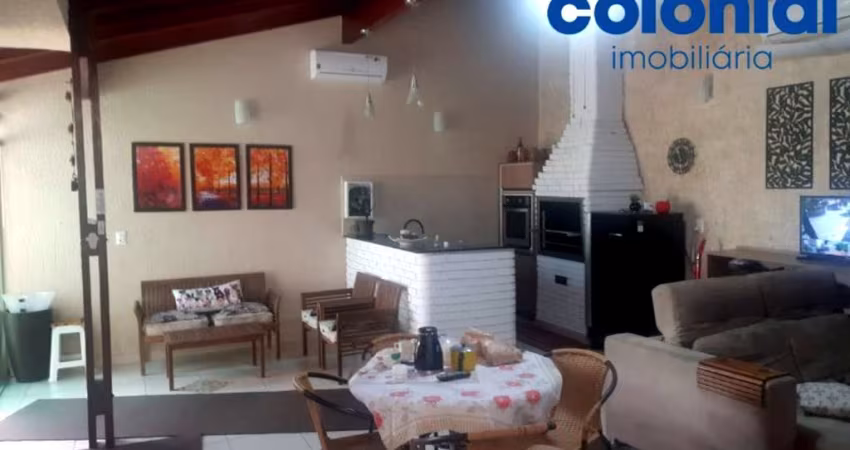 Imperdível: Casa à venda em Jundiaí-SP, Jardim das Tulipas, 3 quartos, 2 suítes, 2 salas, 4 vagas de garagem, 250m².