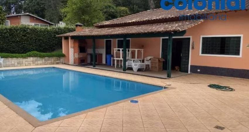 LINDA CHÁCARA CASA COM 4 SUÍTES, PISCINA E CAMPO DE FUTEBOL
