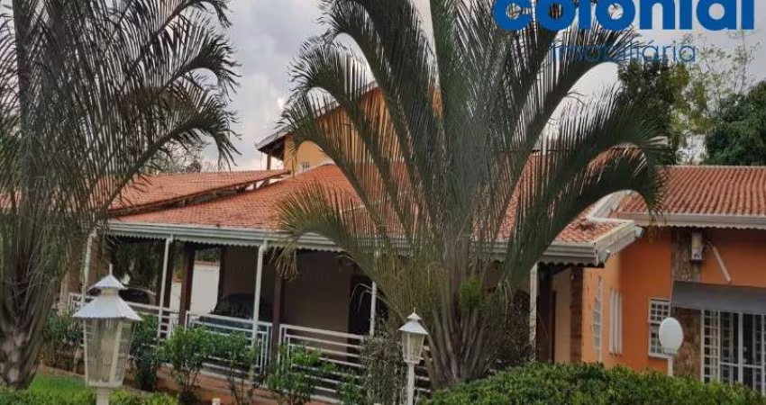 ESPLÊNDIDA CASA 700MTS COM 4 DORMITÓRIOS/2SUÍTES EM MEIO A UMA GRANDE ÁREA VERDE E MUITO MAIS