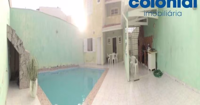 SOBRADO COM 5 DORMITÓRIOS/3 SUÍTES, PISCINA E SALÃO DE JOGOS.