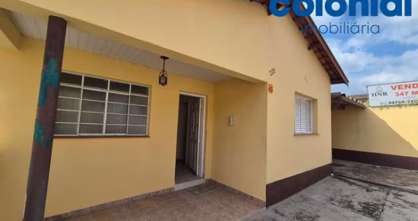 CASA ANTIGA COM 2 QUARTOS EM TERRENO MUITO AMPLO NA COLONIA EM JUNDIAÍ