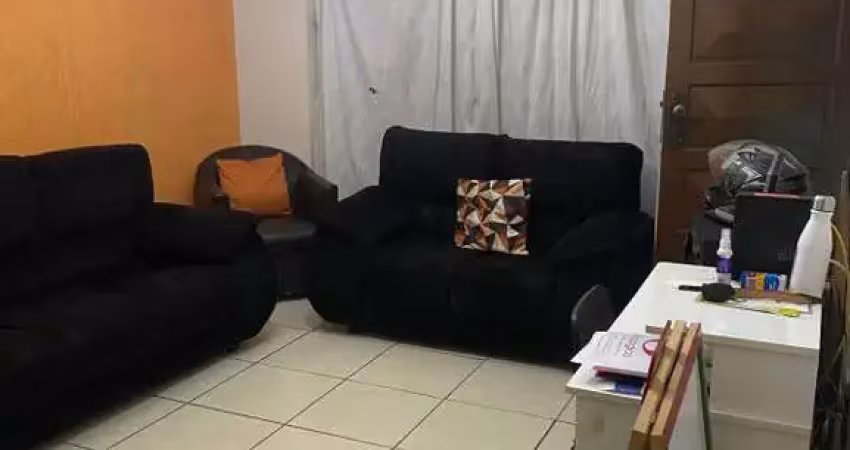 Casa à venda com 02 dormitórios na vila rio branco.