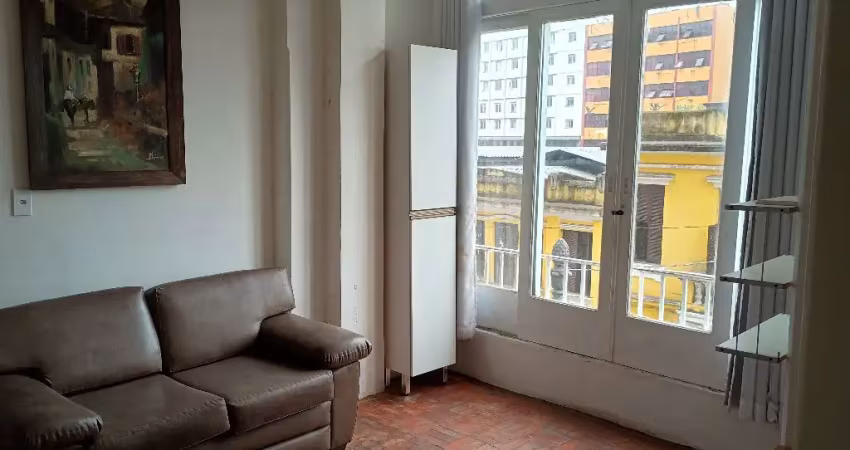 Excelente localização, em frente ao metrô da luz, vista para pinacoteca,
