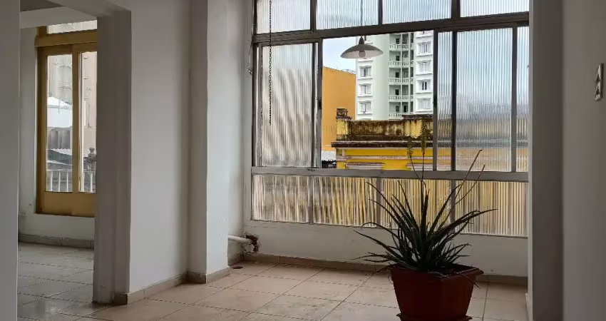 Vista livre e icônica, com 106m, em frente ao metrô da luz, sensacional.