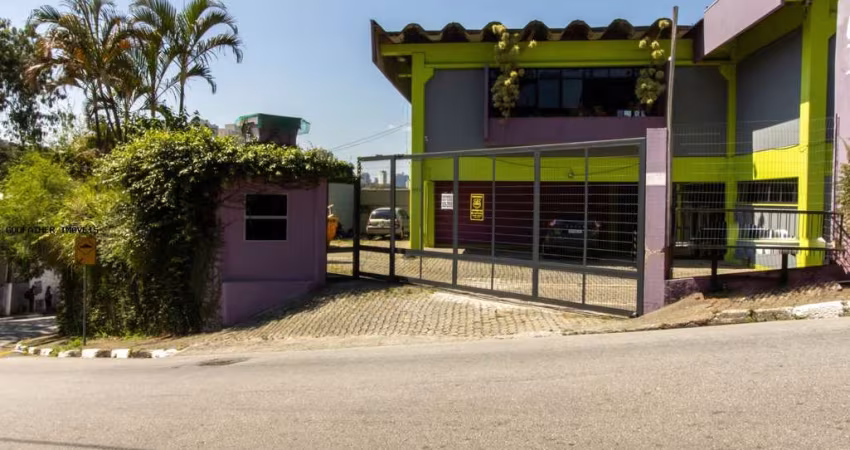 Galpão com 2.000m² com 3.000m² de Terreno - Bem Localizado.