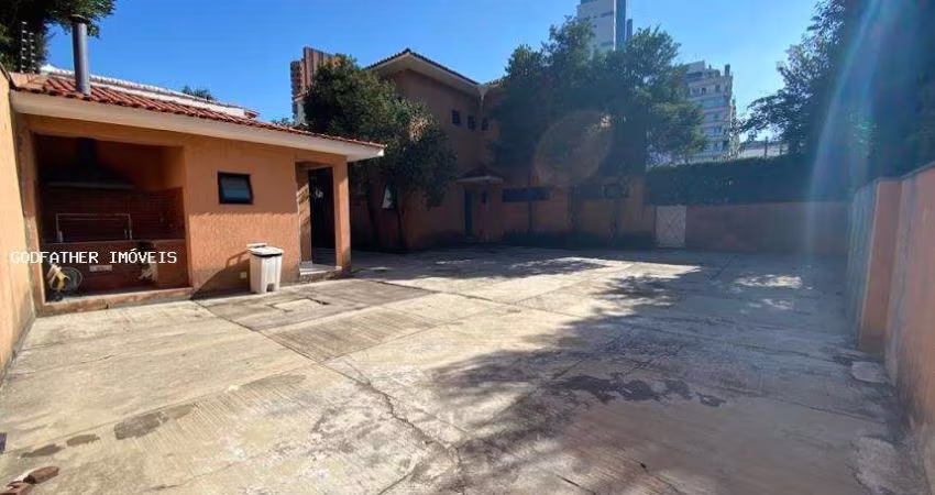 Casa Comercial, numa das esquinas mais desejadas do Jardins