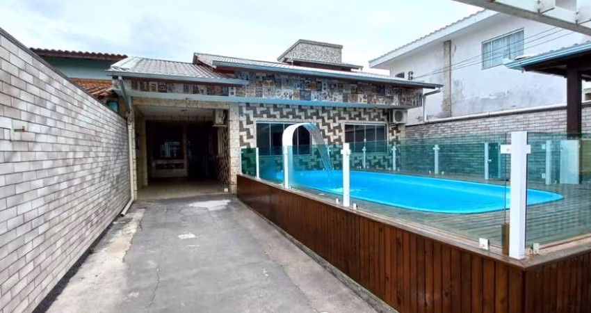 Casa com 3 quartos à venda na Rua São Jorge, 85, São Sebastião, Palhoça