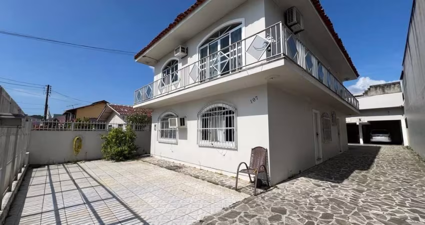 Casa com 5 quartos à venda na Antônio Jacinto de Melo, 107, Forquilhinhas, São José
