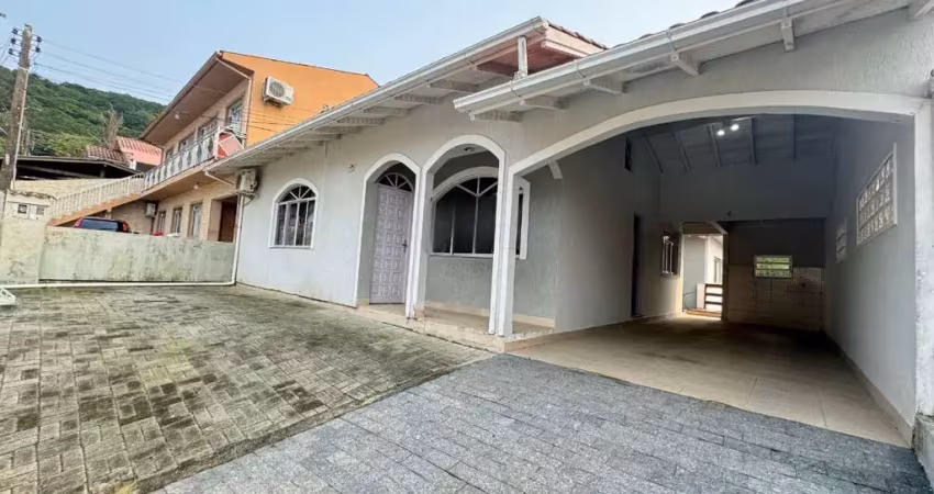 Casa com 4 quartos à venda na Beco João Fernando da Silva, 452, Roçado, São José