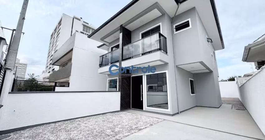 Casa com 3 quartos à venda na Rua Ferrara, 145, Pagani, Palhoça
