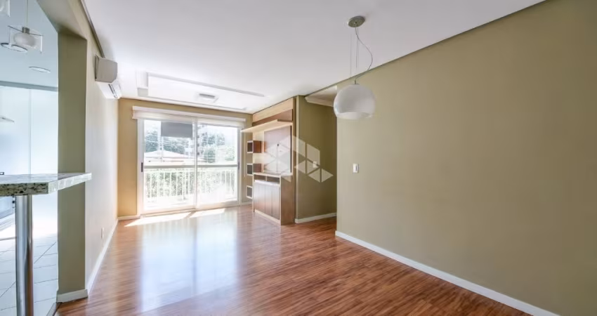 Ótimo apartamento com 3 dormitórios com suíte e semimobiliado.