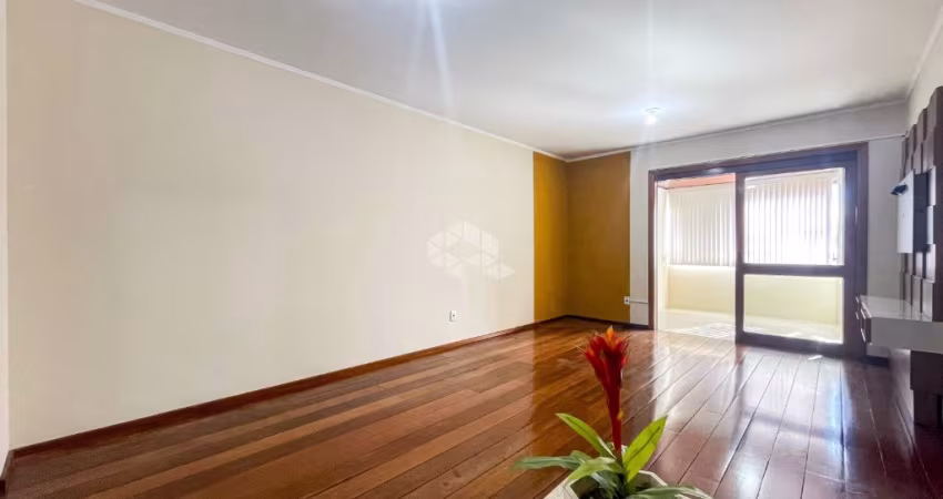 Apartamento de frente muito bem localizado, no bairro Tristeza, 3 dormitórios, sendo uma suíte e sacada