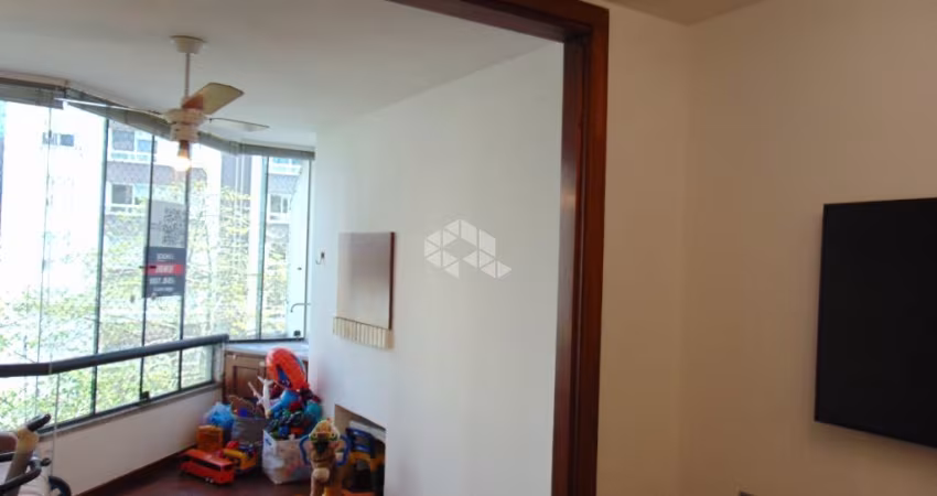 Apartamento 3 dormitórios, suíte, garagem no Menino Deus próximo a Orla, Hospital Menino Deus e Beira Rio