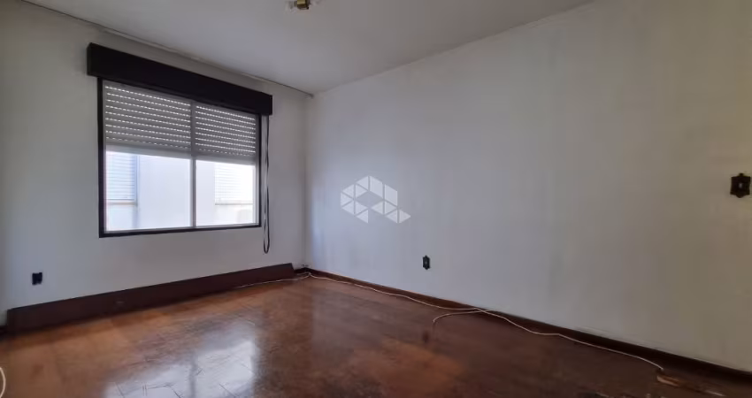 APARTAMENTO 2 QUARTOS COM DEPENDÊNCIA EMPREGADA TRISTEZA