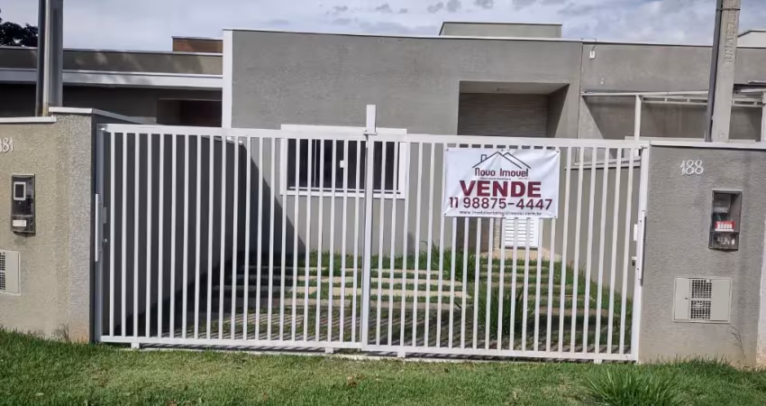 Casa térrea e nova no centro de Piracaia a venda