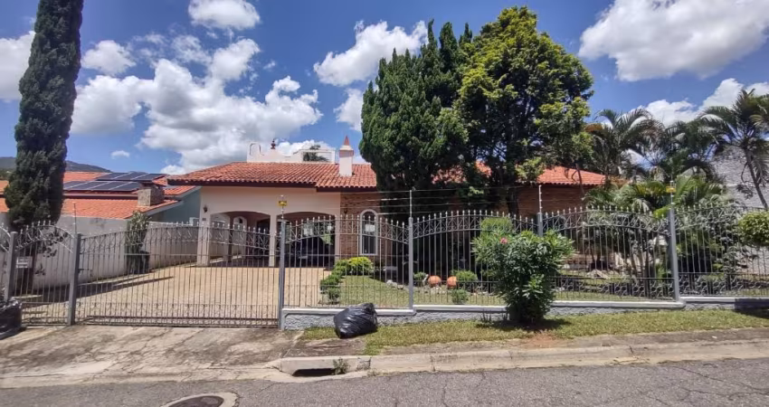 Casa térrea no coração da Vila Giglio a venda em Atibaia