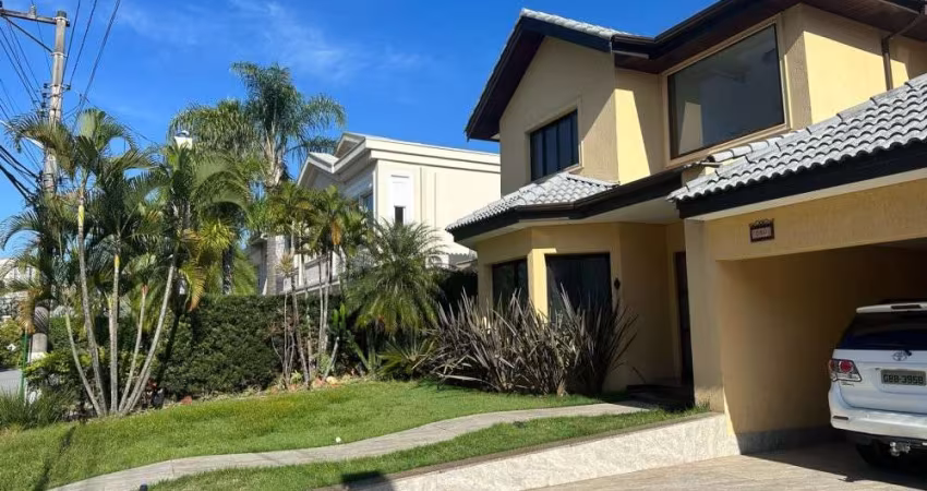 Casa em condomínio fechado com 4 quartos para alugar na Rua Jatobá, Tamboré, Santana de Parnaíba
