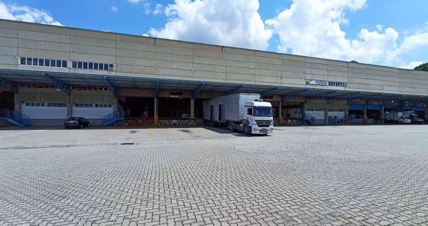 Galpão/Depósito/Armazém Aruja para aluguel possui 5308 metros quadrados Rodovia Dutra
