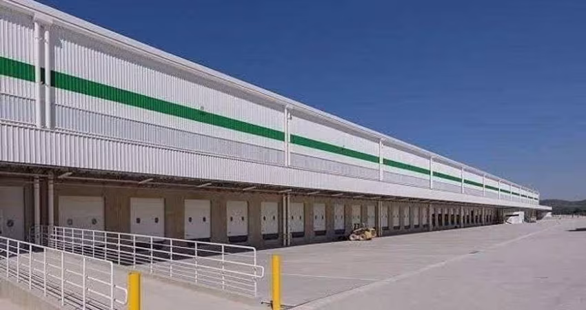 Condomínio de galpões rodovia Regis Bittencourt Itapecerica da Serra São Paulo logística last mile
