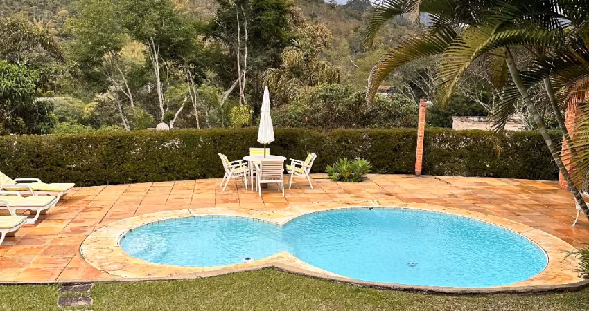 Casa à venda com 3 quartos, 300m2 - Cuiabá, Petrópolis/Rj