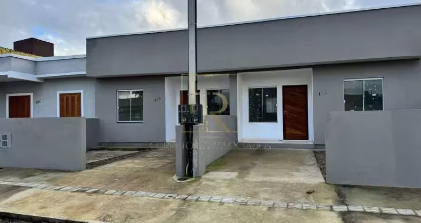 Casa Geminada em Região de Moradores