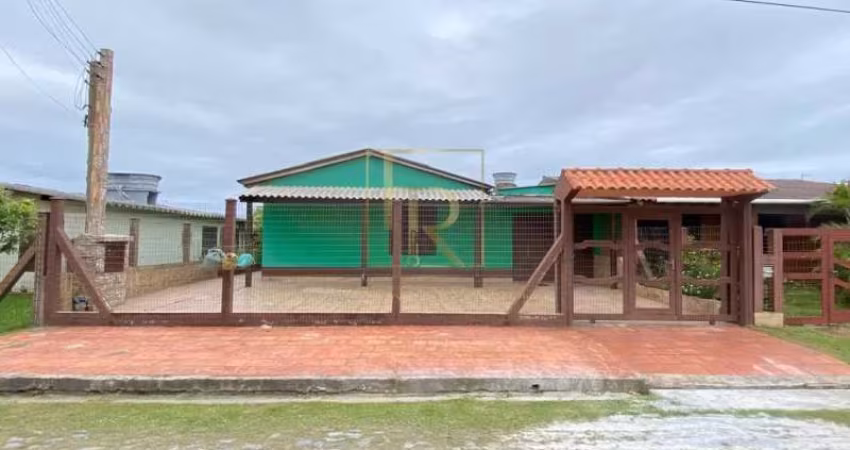 CASA COM 03 DORMITORIOS NO BALNEARIO JARDIM ATLANTICO