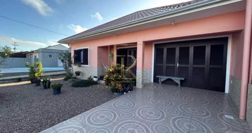 CASA COM 02 DORMITÓRIOS A 100m DO MAR NO JARDIM ATLÂNTICO