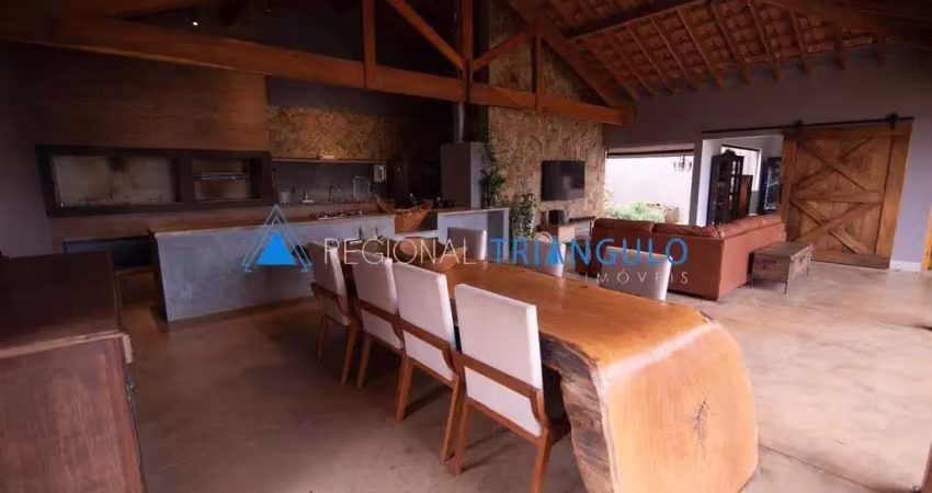 Casa com 4 quartos à venda no Residencial Mário de Almeida Franco, Uberaba 