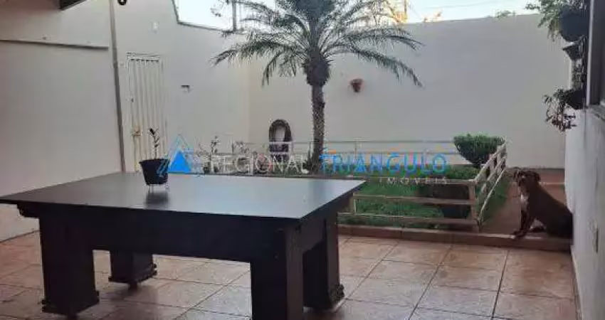 Casa com 3 quartos à venda no Lourdes, Uberaba 