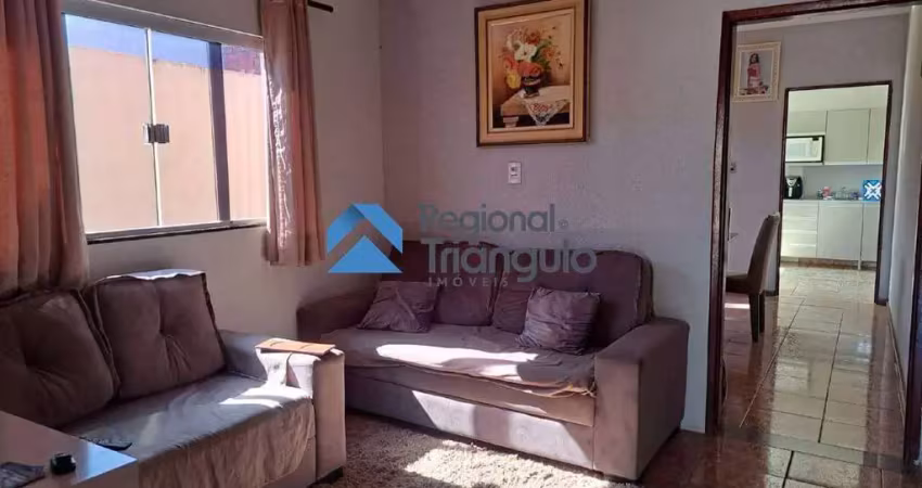 Casa com 3 quartos à venda no Jardim Uberaba, Uberaba 