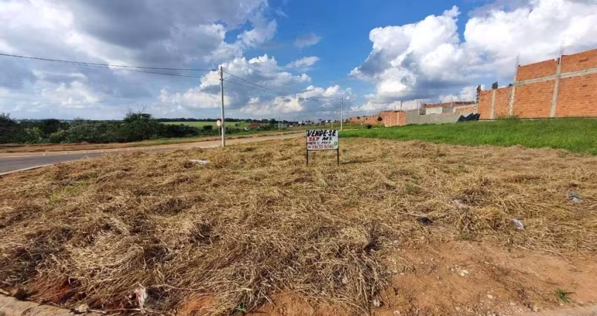 Terreno comercial/residencial, totalmente plano, de esquina.