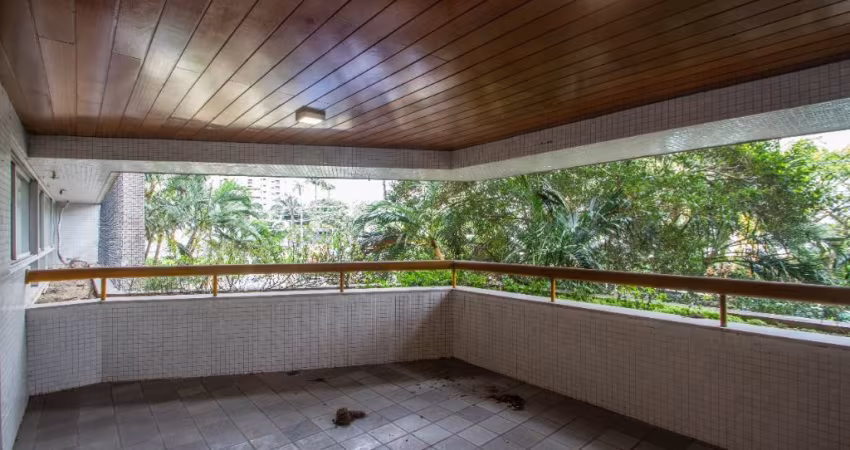 Apartamento em Casa Forte 411,65m² | 4 quartos | 5 banheiros | 2 vagas cobertas
