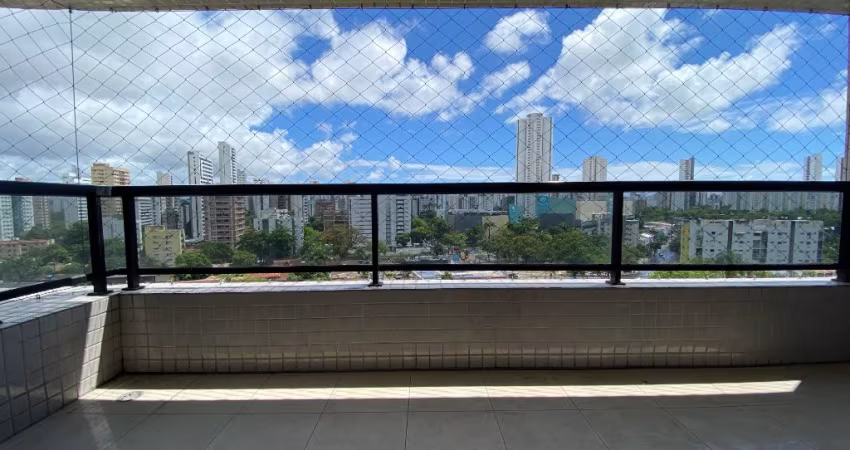Apartamento em Casa Forte 205m² | 4 suítes | 6 banheiros | 2 vagas cobertas