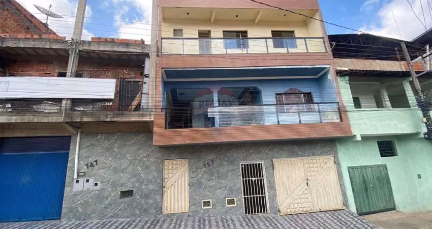Lote com prédio residencial – 3 apartamentos independentes