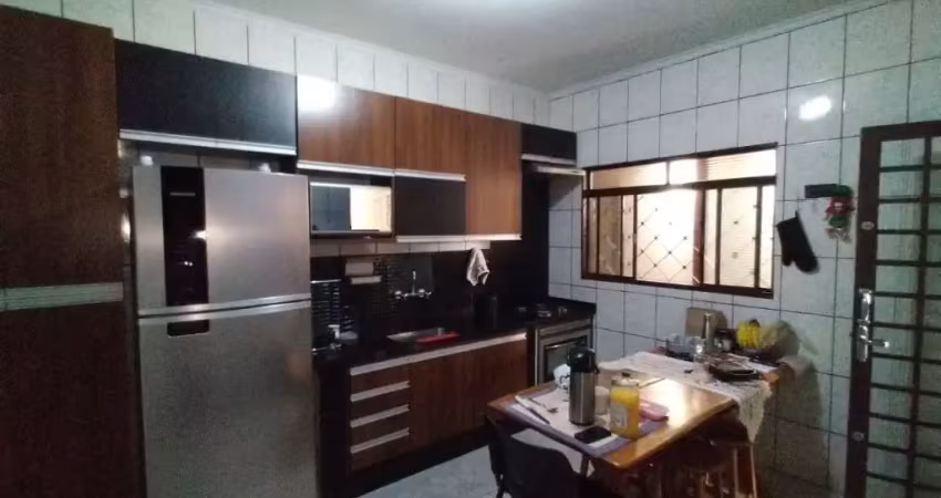 Casa vila monte alegre com escritório / sala comercial  independente.