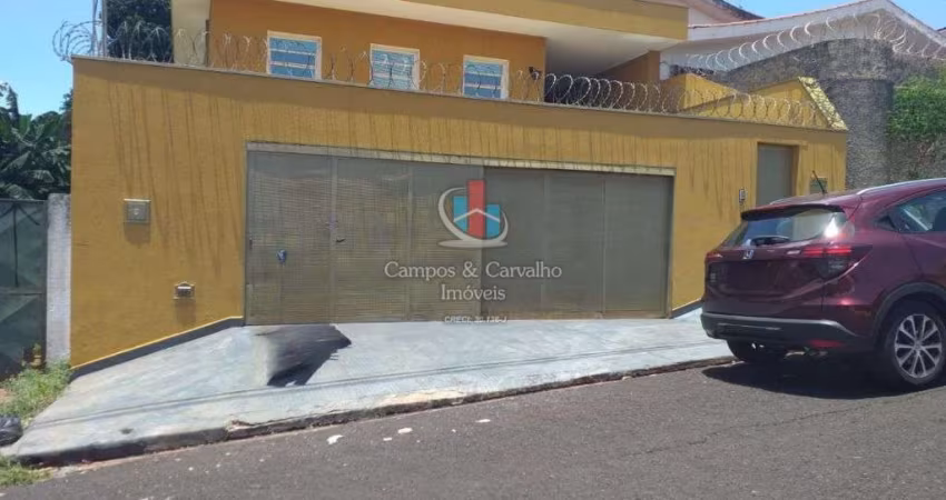 Casa no Alto da Boa Vista com 3 quartos com armários embutidos, sendo 1 suíte