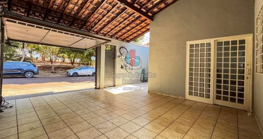 Casa a venda  com 03 dormitorios no parque dos servidores