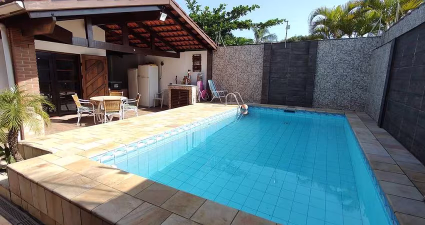 CASA Á 150 METROS DA PRAIA, EM ITANHAÉM!
