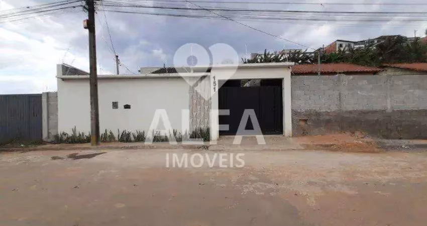 Moderna casa com 2 dormitórios, alarme e vaga para 2 carros