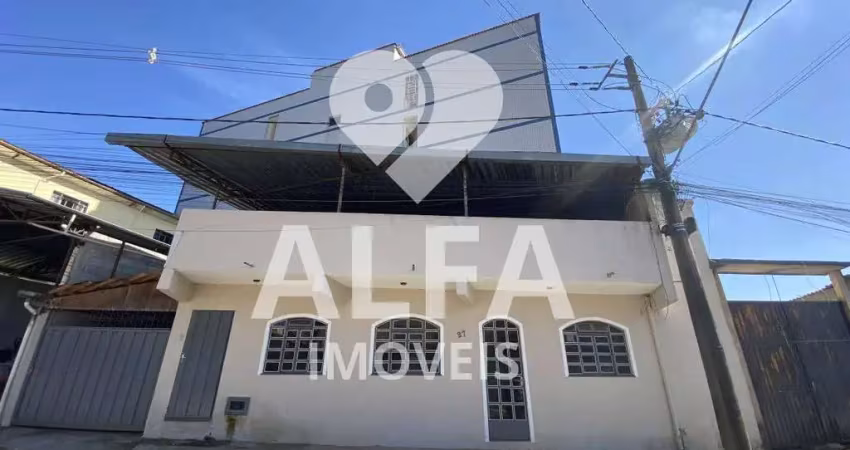 Casa  à venda no bairro floresta, com 2 quartos , sendo uma suíte