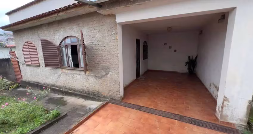 Excelente Oportunidade! Casa à venda, com 3 quartos, 100m² no bairro Grogotó