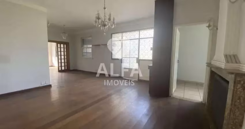 Casa antiga com alma e charme no coração de barbacena!