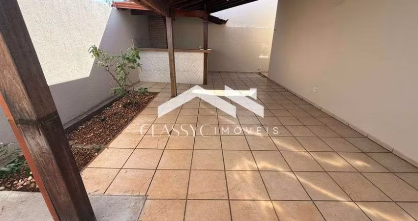 Casa com 3 quartos para alugar no Vigilato Pereira, Uberlândia 